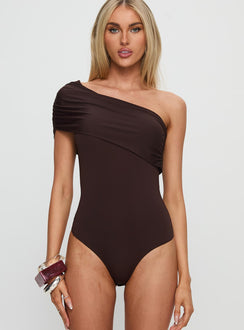 front view of model wearing Princess Polly Celyra One Shoulder Bodysuit Chocolate Sleeveless 