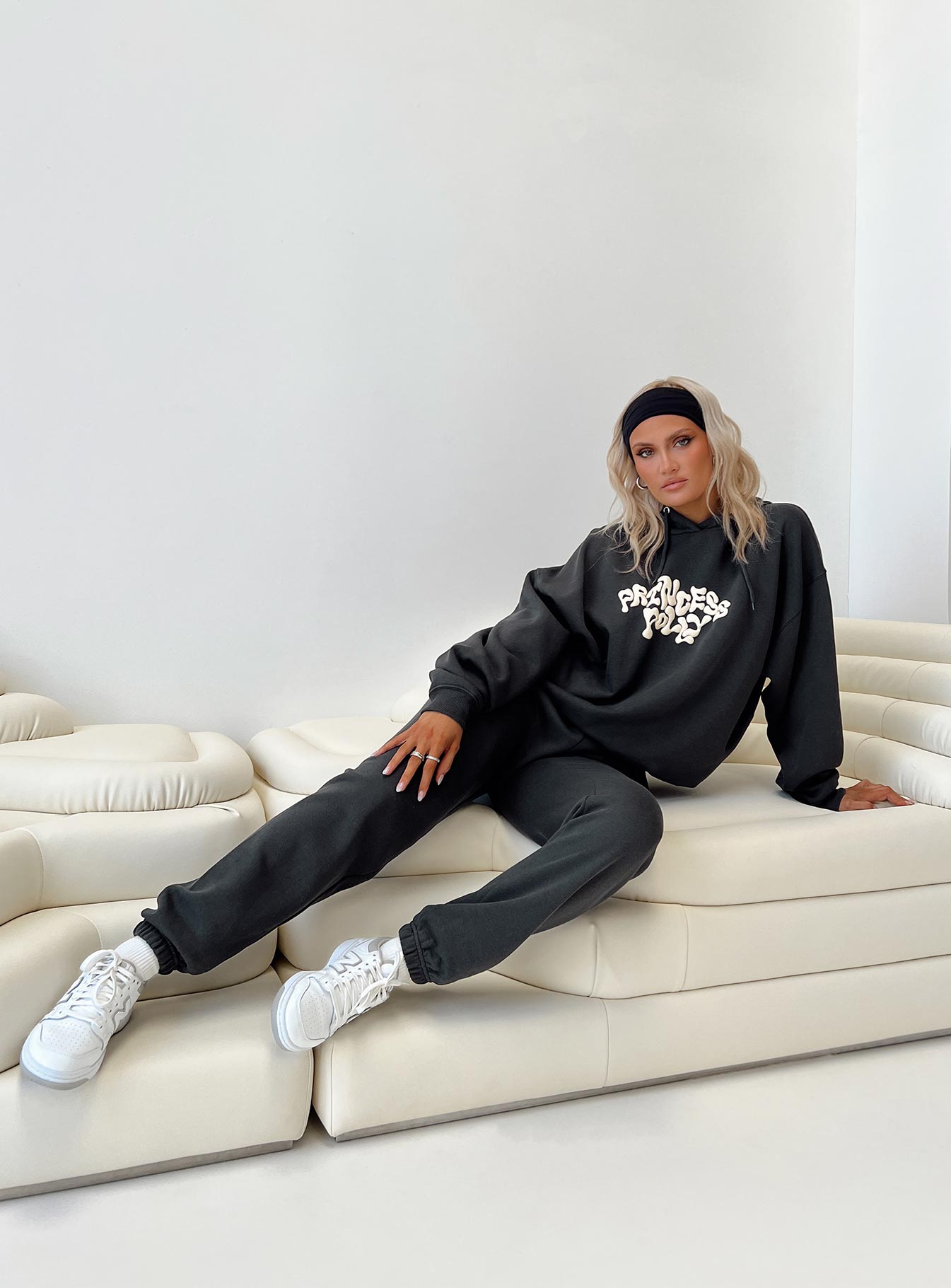 Pants Elasticated waist and cuffs Twin hip pockets Straight leg Good stretch