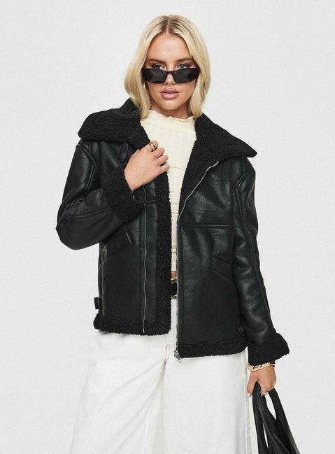Shearling jacket Faux leather, oversized collar, exposed zip fastening, twin pockets Non-stretch material, shearling lining