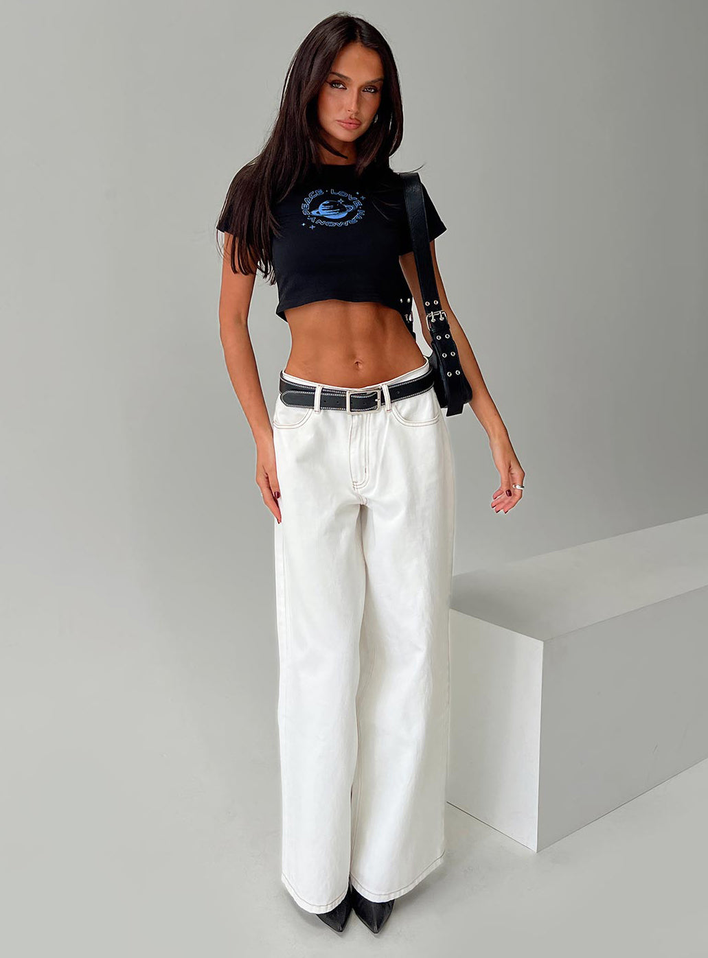 Baby tee Crewneck, graphic print Non-stretch material, unlined 