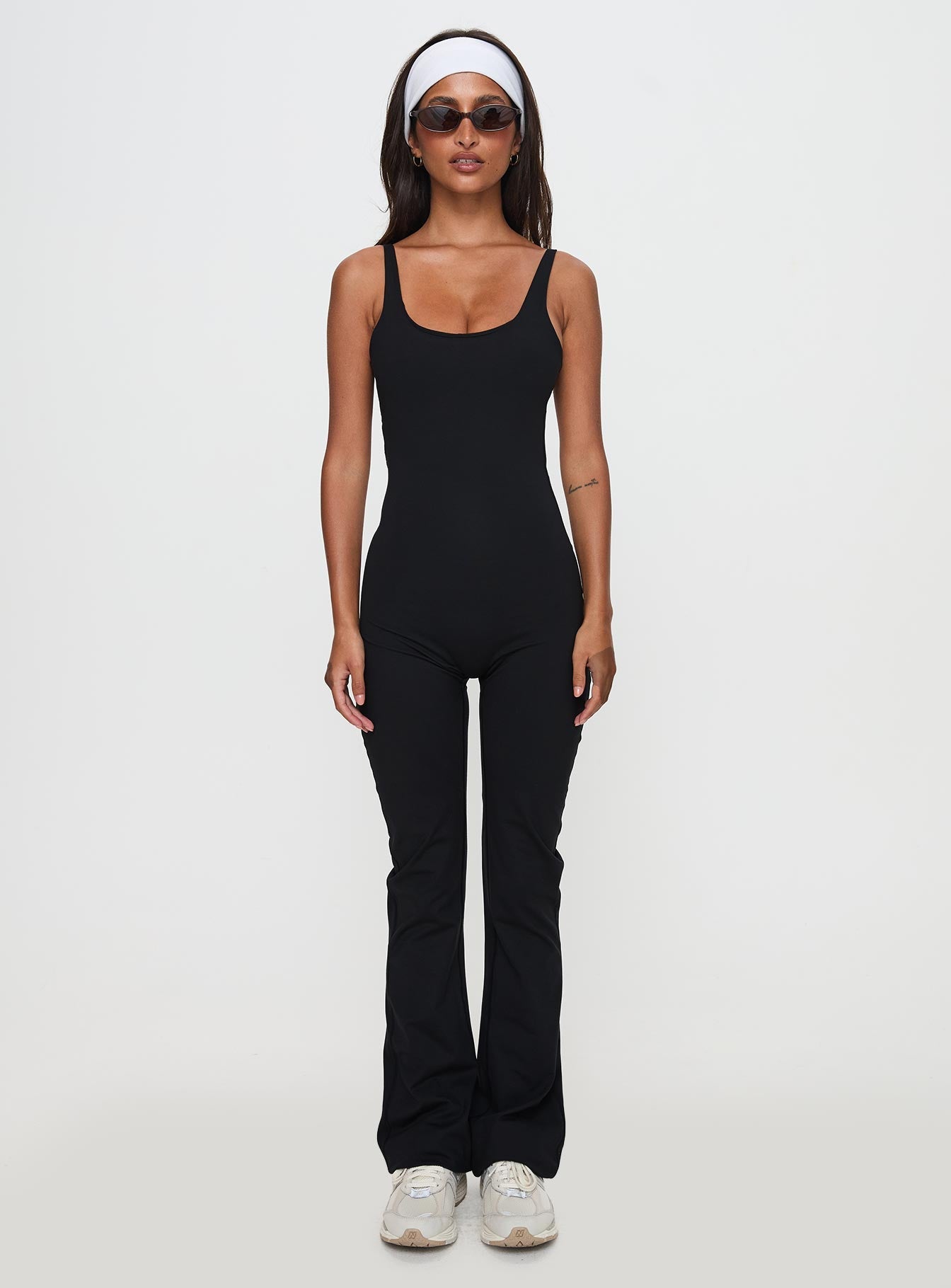 Full-time Flared Backless Active Romper Black