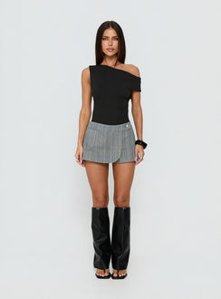 side view of model wearing Princess Polly Back To Back Off Shoulder Twist Back Bodysuit Black Short Sleeve 