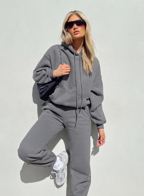 Hoodie Relaxed fit  60% cotton 40% polyester  Graphic print on back Drawstring hood  Drop shoulder  Front pocket  Soft lining 