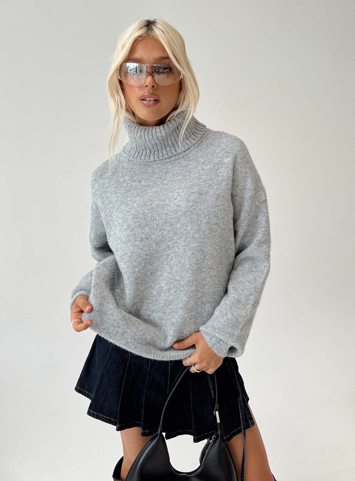 Turtle neck sweater Soft knit material Drop shoulder