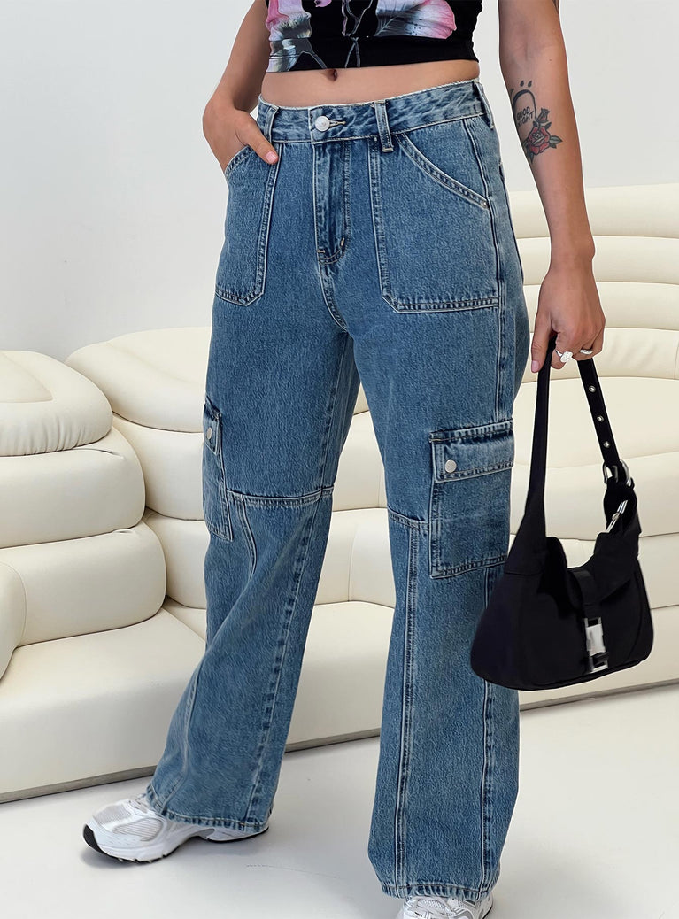 Cargo jean, mid-wash denim, high rise Belt looped waist, six-pocket design, zip and button fastening, straight leg