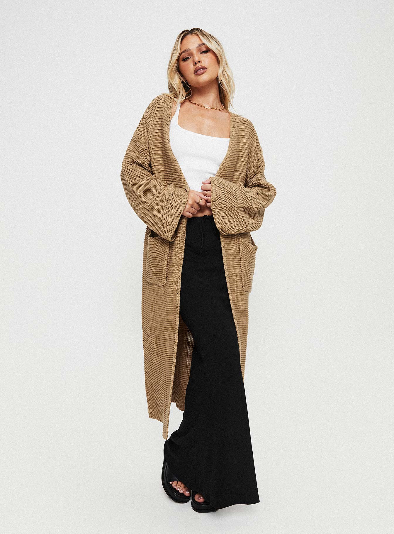 Longline cardigan Oversized fit, twin side pockets, drop shoulder