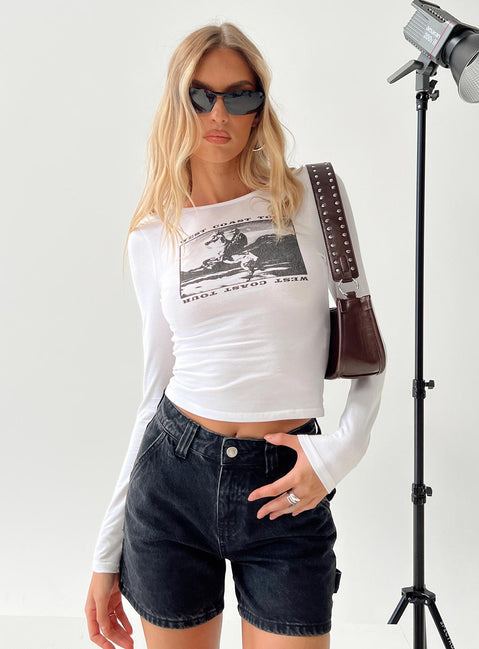 Long sleeve graphic top Good stretch, unlined 