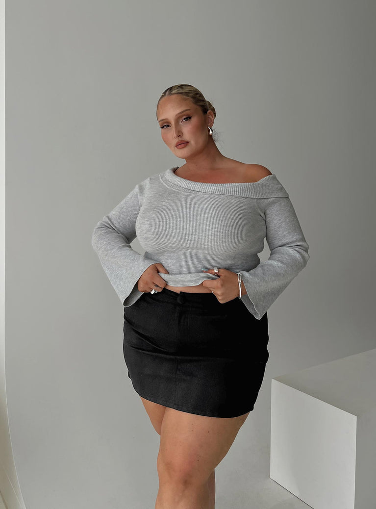 Princess Polly Curve  Low rise mini skirt Belt looped waist, zip and button fastening, four-pocket design Slight stretch, unlined 