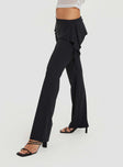 Pants Low-waisted, frill detail-lettuce trim on waits, slightly flared  Elasticated waist 