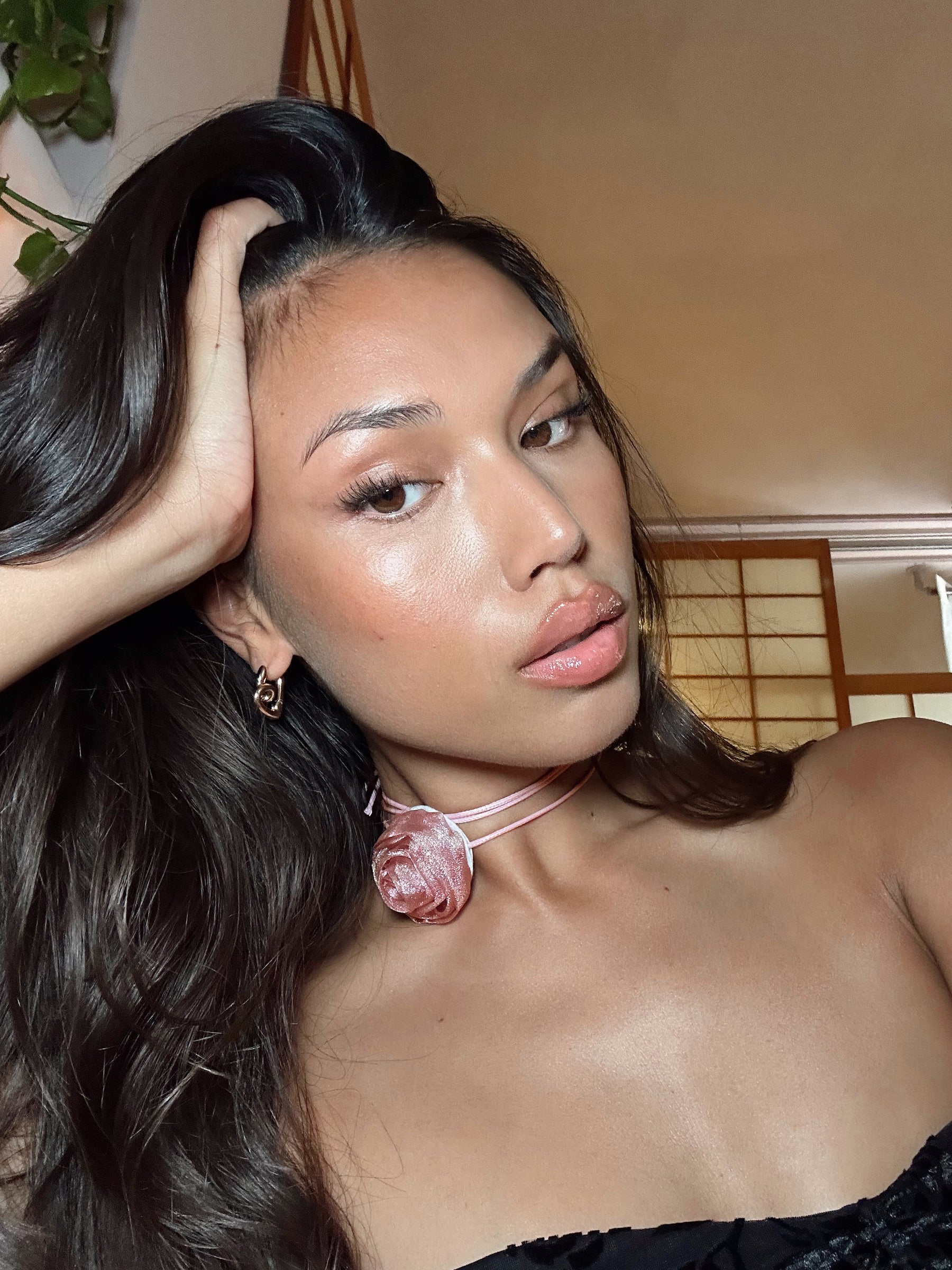 Rose necklace Rope style chain, tie fastening