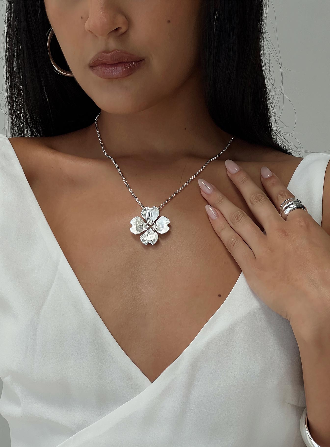 Felicks Flower Necklace Silver