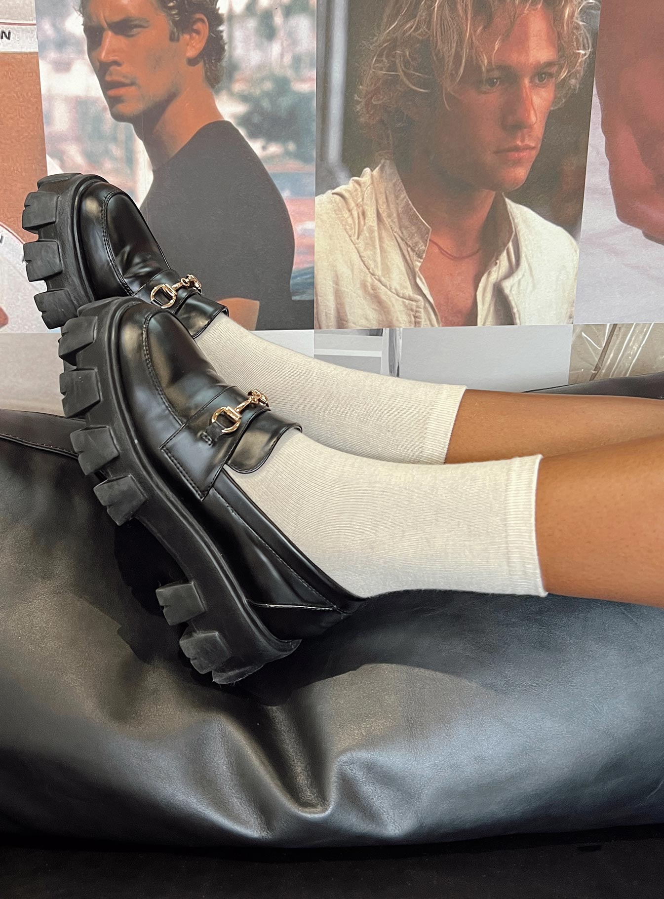 Crew socks Ribbed cuff Good stretch  OSFM