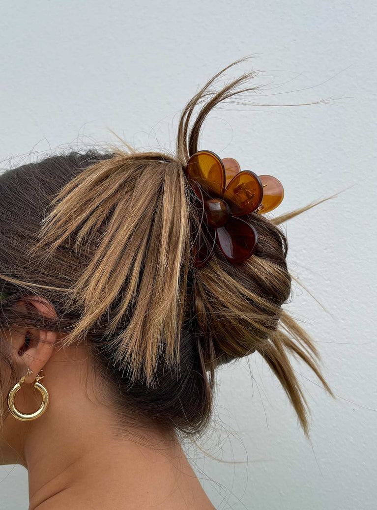 Hair clip  Flower shape  Transparent design  Lightweight  Gloss finish 