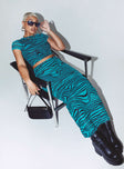 Maxi skirt  Princess Polly Exclusive 95% polyester 5% elastane Mesh material  Printed design  Elasticated waistband 