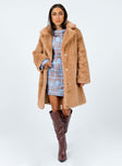 Coats  Oversized fit  Princess Polly Exclusive 100% recycled fibers  Faux fur material  Lapel collar  Button front fastening 