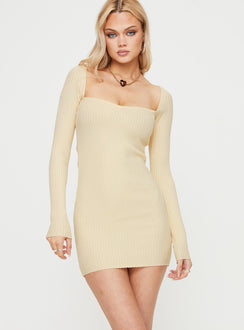 Mini dress Slim fitting, long sleeves, ribbed knit material, sweetheart neckline Good stretch, unlined 