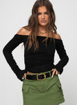 Off-the-shoulder top Soft knit material, elasticated neckline, ruching on sides & sleeves Good stretch, partially lined