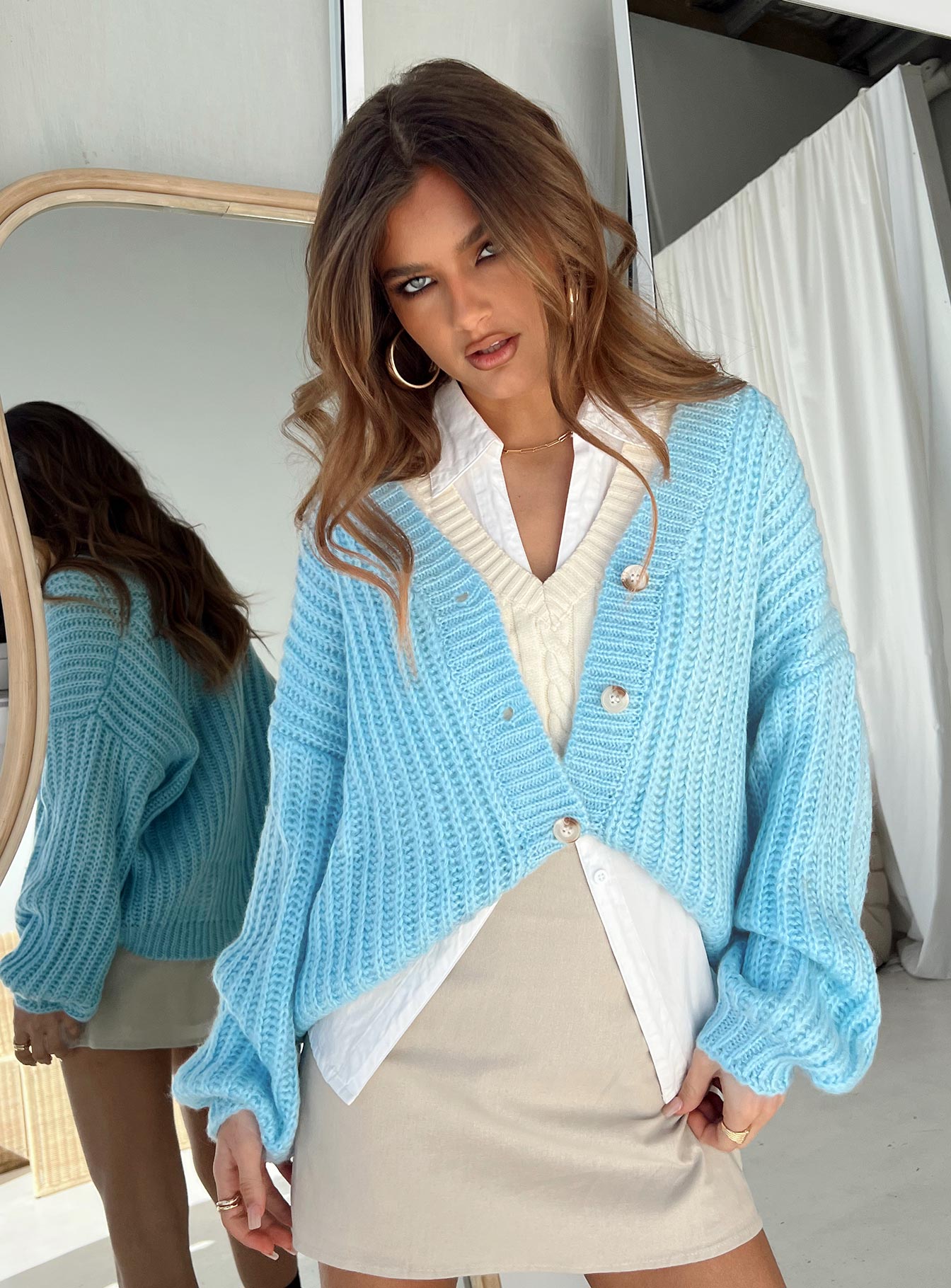 Cardigan Oversized fit 100% acrylic Knit material Wide neckline Buttons fastening at front Drop shoulder Good stretch Unlined