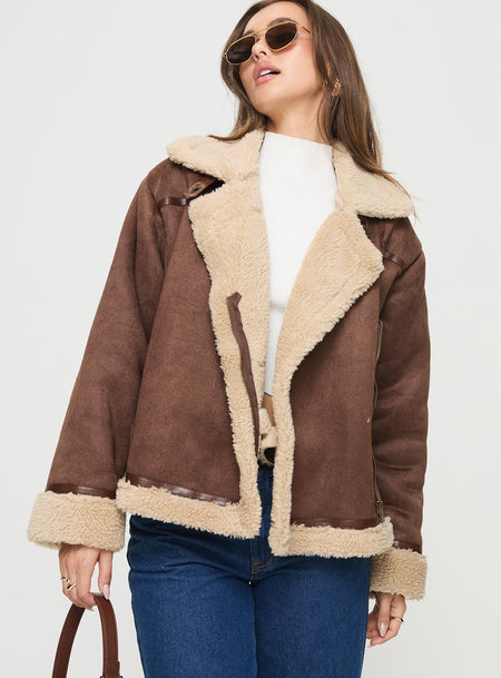 Shearling jacket Classic collar, exposed zip fastening, twin pockets with zip closure, buckle detail Non-stretch material, shearling lining