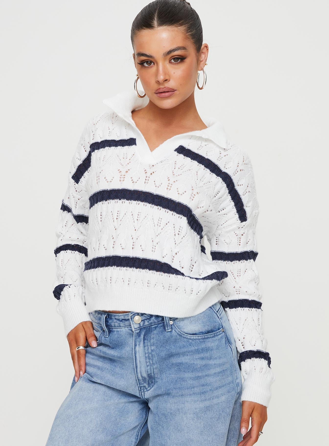 Knit sweater, striped design Classic collar, elasticated cuffs and waistband