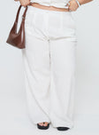 Princess Polly Curve  High-rise linen pants Belt looped waist, zip and button fastening, straight leg,  subtle pleats at waist Non-stretch material, unlined  Princess Polly Lower Impact