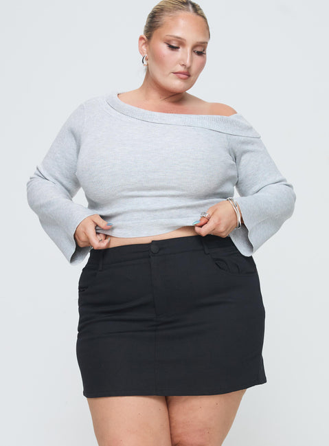 Princess Polly Curve  Low rise mini skirt Belt looped waist, zip and button fastening, four-pocket design Slight stretch, unlined 