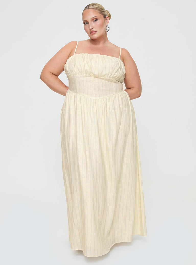 Princess Polly Curve  Maxi dress Adjustable shoulder straps, ruched bust, inner silicone strip, tie fastening at back, invisible zip fastening down side, shirred back band Non-stretch material, fully lined  Princess Polly Lower Impact