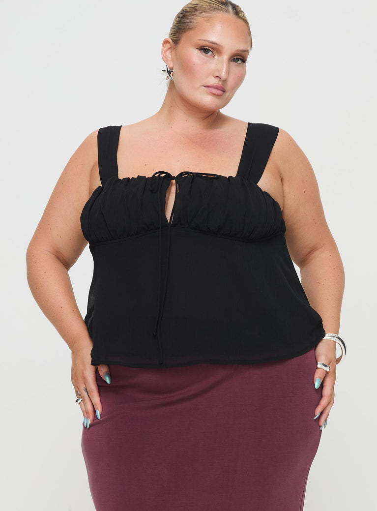 Princess Polly Curve  Crop top Fixed shoulder straps, ruched bust, elasticated band at bust Non-stretch, fully lined