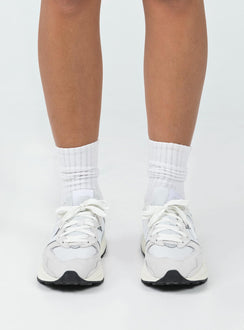 New Balance 5740 Grey