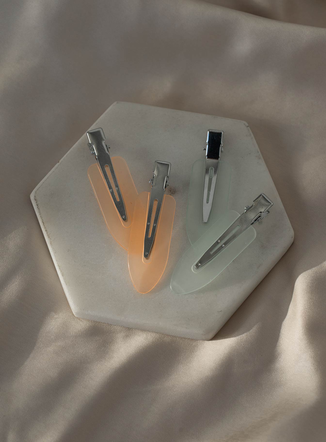 Hair clip set 50% iron 50% cellulose Set of four clips Transparent design  Crinkle free