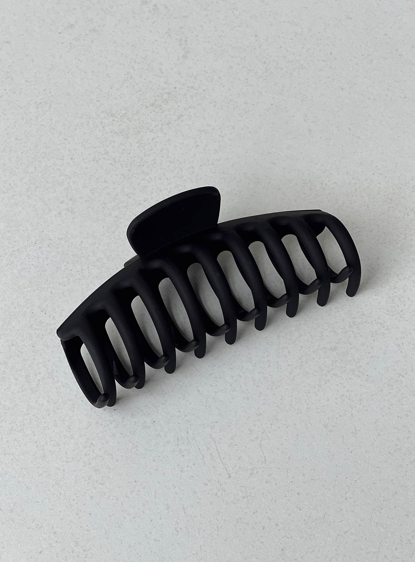 Hair clip Alligator style clip Matte finish
