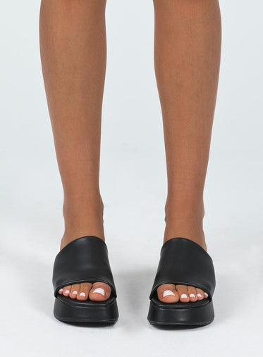 Therapy Cindy Sandals Black