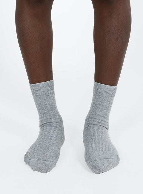 Crew socks Ribbed design Good stretch