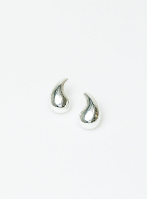 Earrings Silver toned Stud fastening