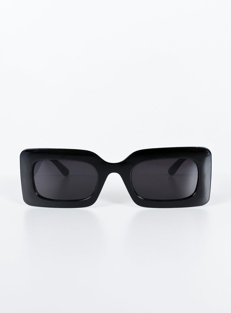 Sunglasses Vintage style frame Tinted lenses Wide arm Moulded nose bridge Lightweight