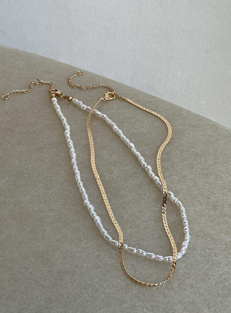 In The Zone Necklace Set Gold / White