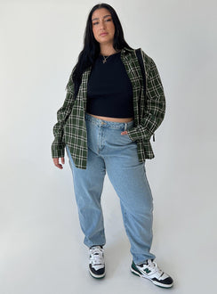 Long sleeve shirt Plaid print Classic collar Button front fastening Button fastening at cuff Curved hem Non-stretch