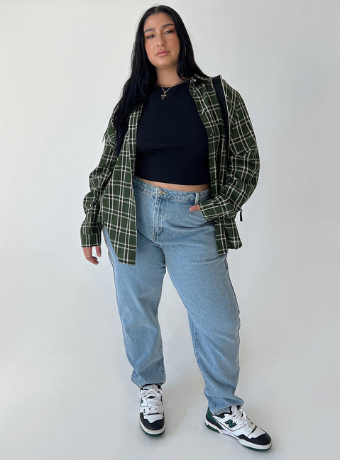 Long sleeve shirt Plaid print Classic collar Button front fastening Button fastening at cuff Curved hem Non-stretch