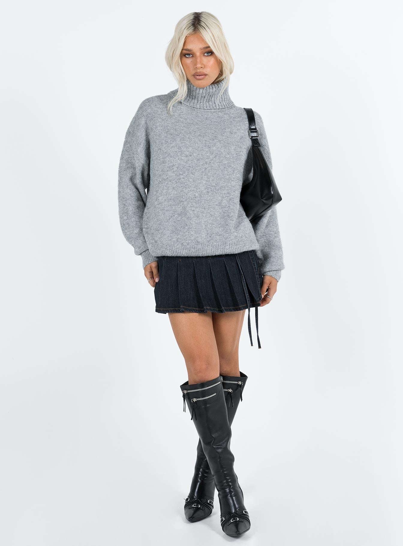 Turtle neck sweater Soft knit material Drop shoulder