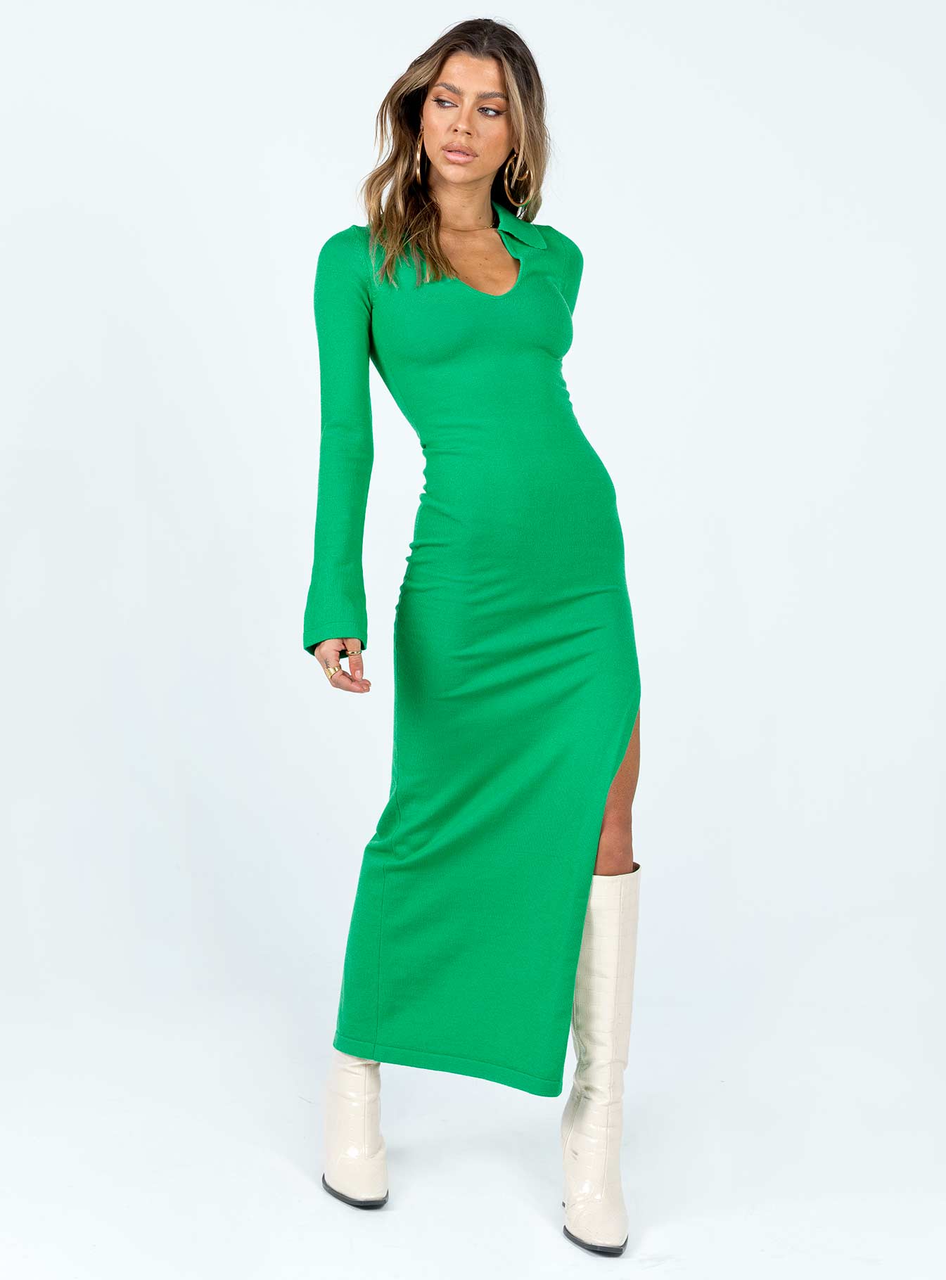 Long sleeve midi dress Ribbed material V-neckline Classic collar High leg slit