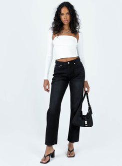 Jeans Low rise  Zip & button fastening  Belt looped waist Classic five-pocket design  Loose straight leg 