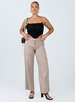 Bustier Lace material Inner silicone strip at bust Boning throughout Zip fastening at back