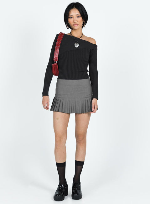 Sweater Ribbed knit material Cold shoulder design Folded neckline Good stretch Unlined 