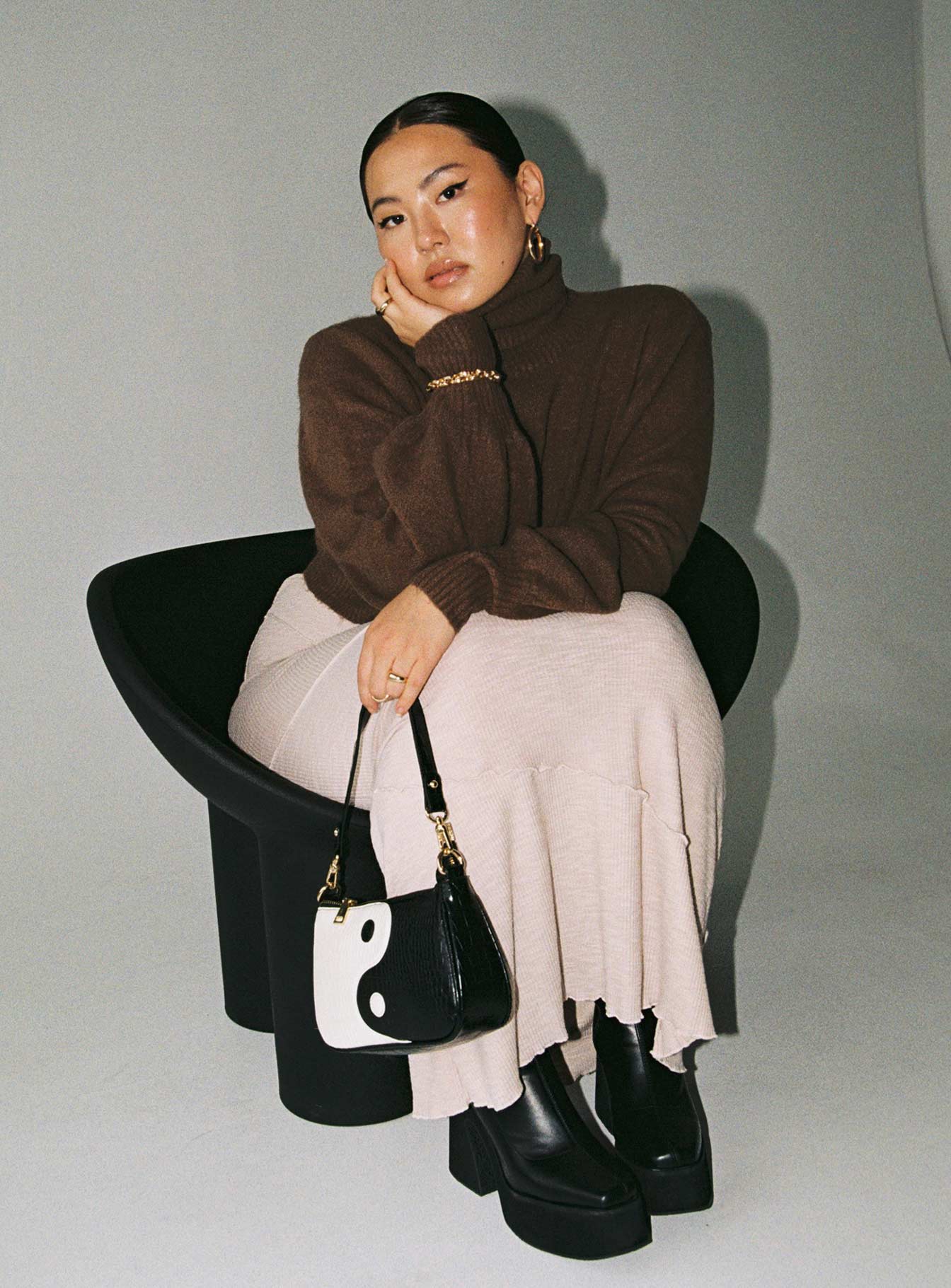 Sweater, brown, relaxed fit, High neckline Soft knit material Cropped fit Balloon style sleeves