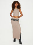Set Two-piece set, tank style top, exposed seam design throughout Invisible zip fastening at side Mid-rise maxi skirt, split hem at side Invisible zip fastening at side  Good stretch, fully lined 