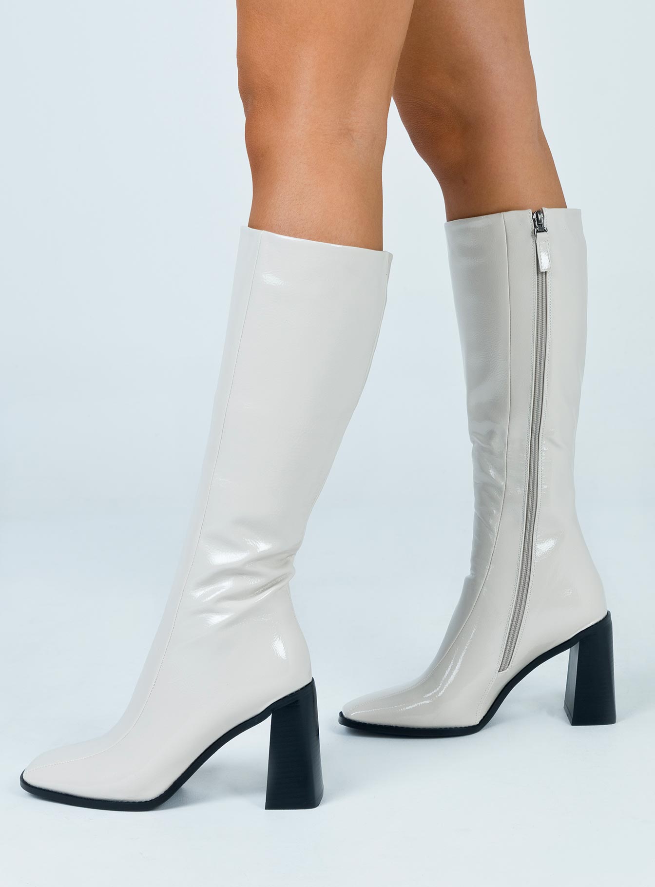 The Jessa Boots Off White