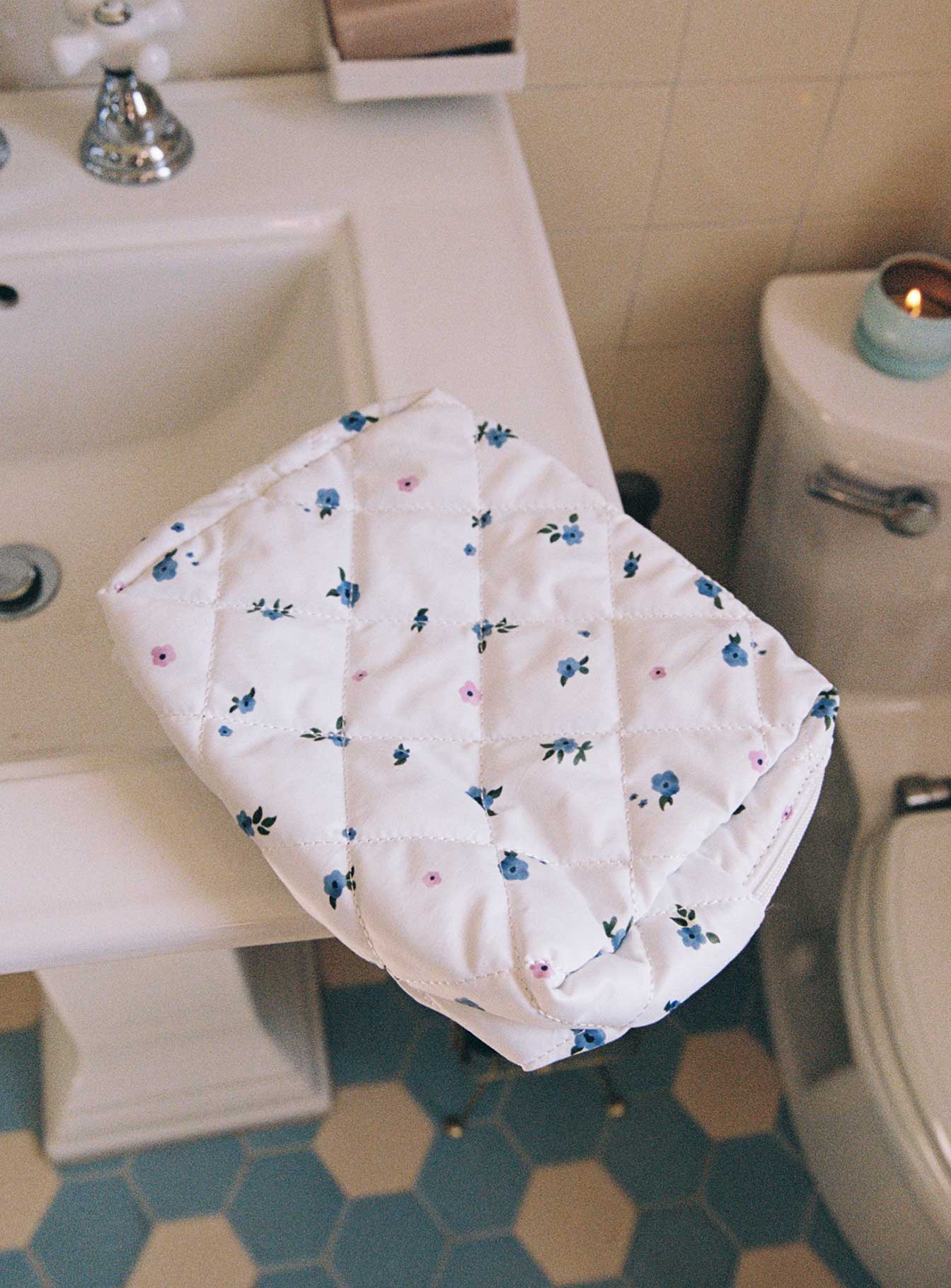 Floral print cosmetic bag Quilted design