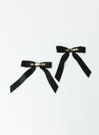 Hair bow Ribbon design Clasp fastening