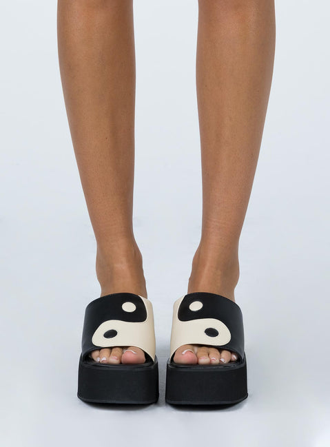 Joni Sandals All Black / Beige