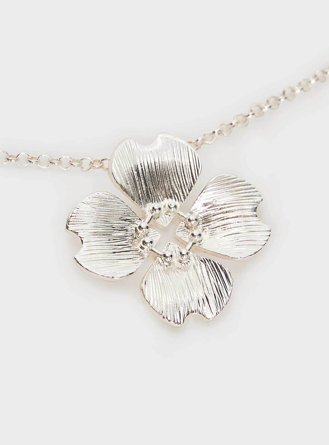 Felicks Flower Necklace Silver